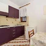 Silvia By Interhome * פולה