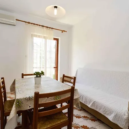 Apartman Silvia By Interhome Póla