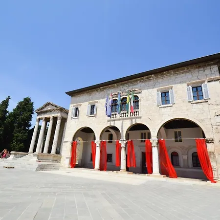 Silvia By Interhome Apartman