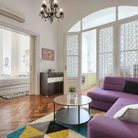 Silvia By Interhome Póla