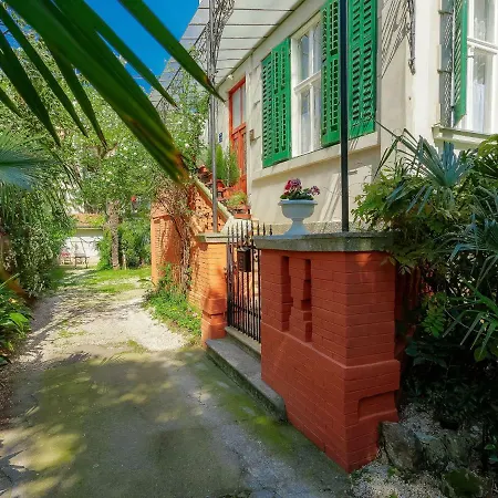 Silvia By Interhome Apartman