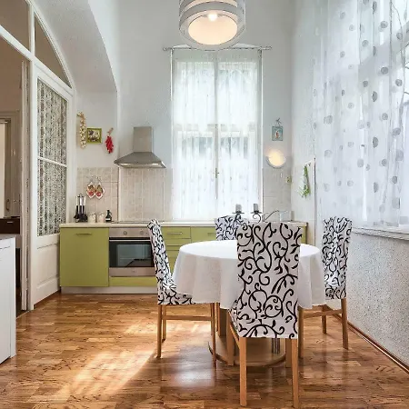 Apartman Silvia By Interhome Póla