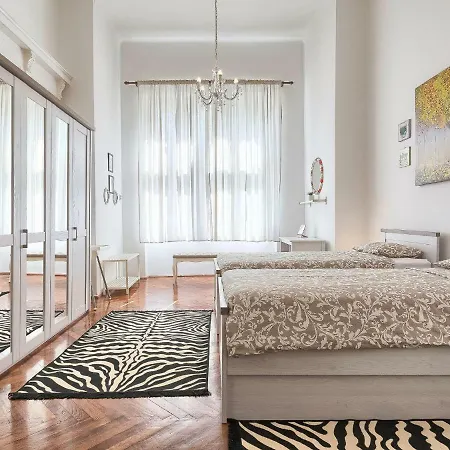 Apartment Apartment Silvia By Interhome Pula