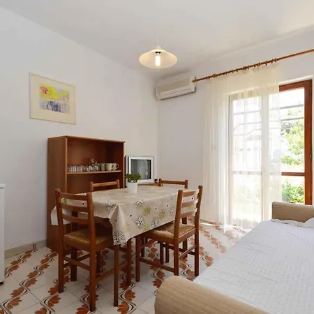 Silvia By Interhome Apartament *