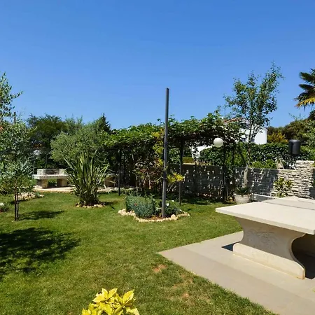 Silvia By Interhome Apartament *