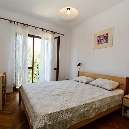 Silvia By Interhome * Pula