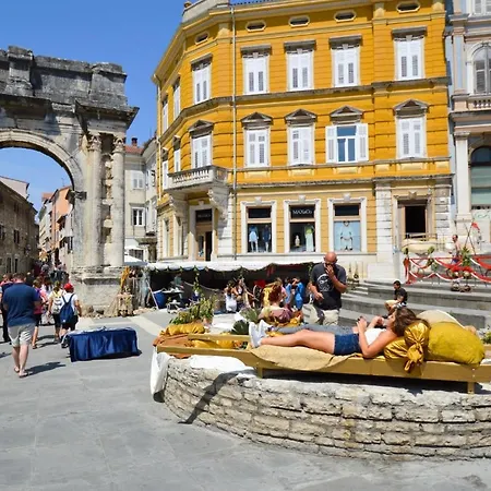 Silvia By Interhome Apartament Pula