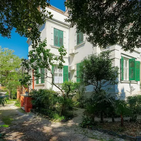 Silvia By Interhome Apartament *