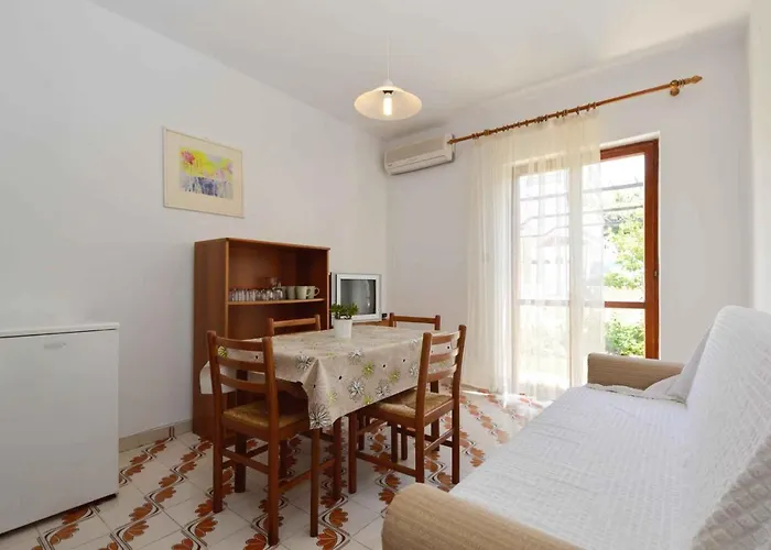 Silvia By Interhome Apartamento *