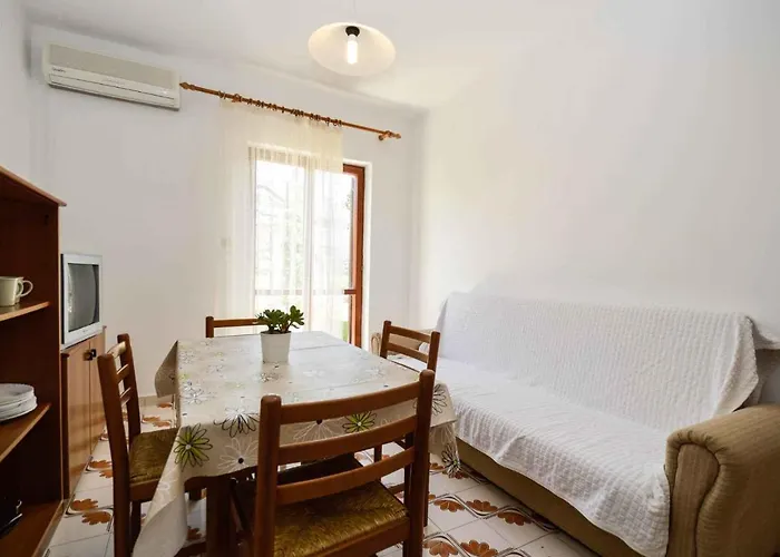 Appartement Silvia By Interhome Pula