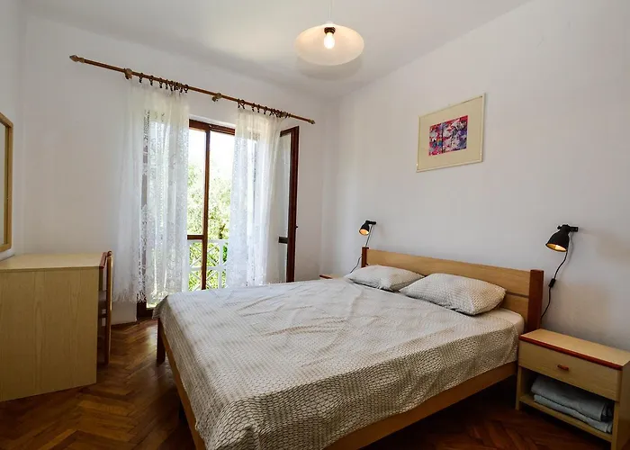 Silvia By Interhome * Pula