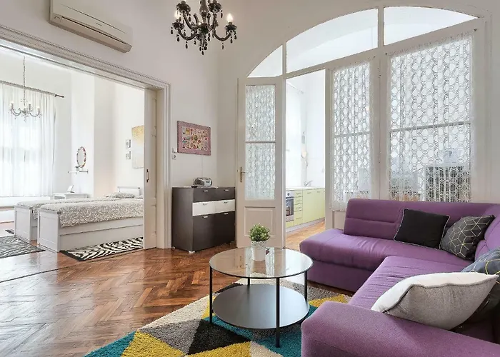 Silvia By Interhome Pula