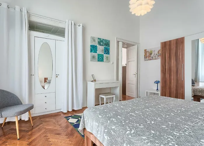 Silvia By Interhome Apartamento *