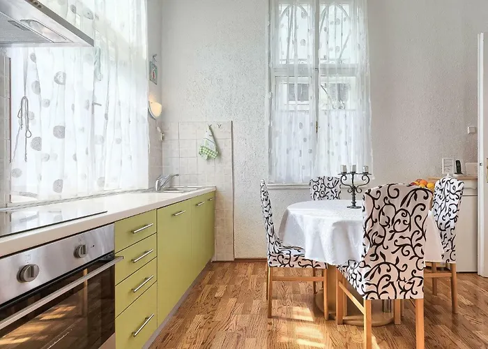 Apartamento Silvia By Interhome